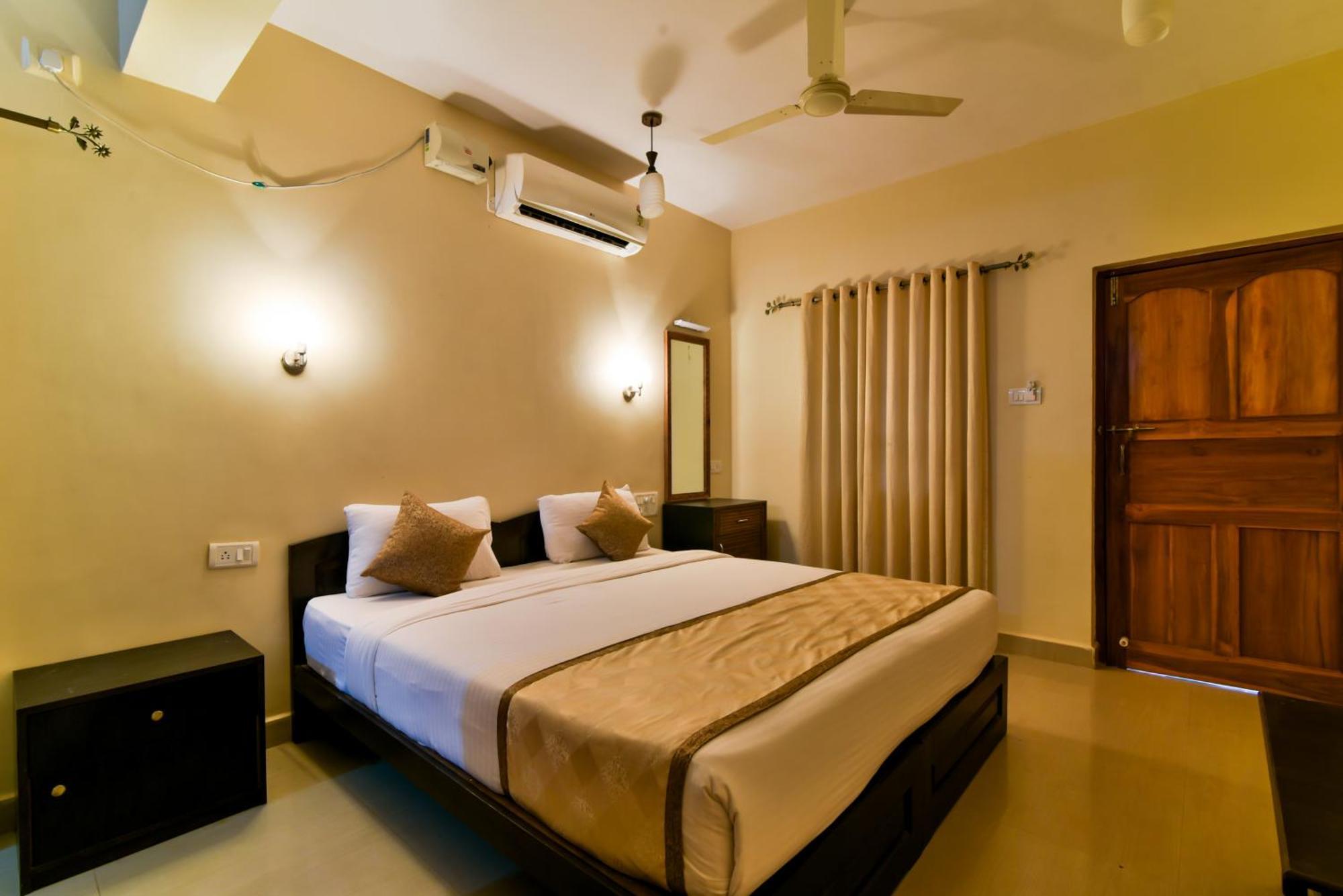 Baga Fantacia Beach Inn Екстер'єр фото